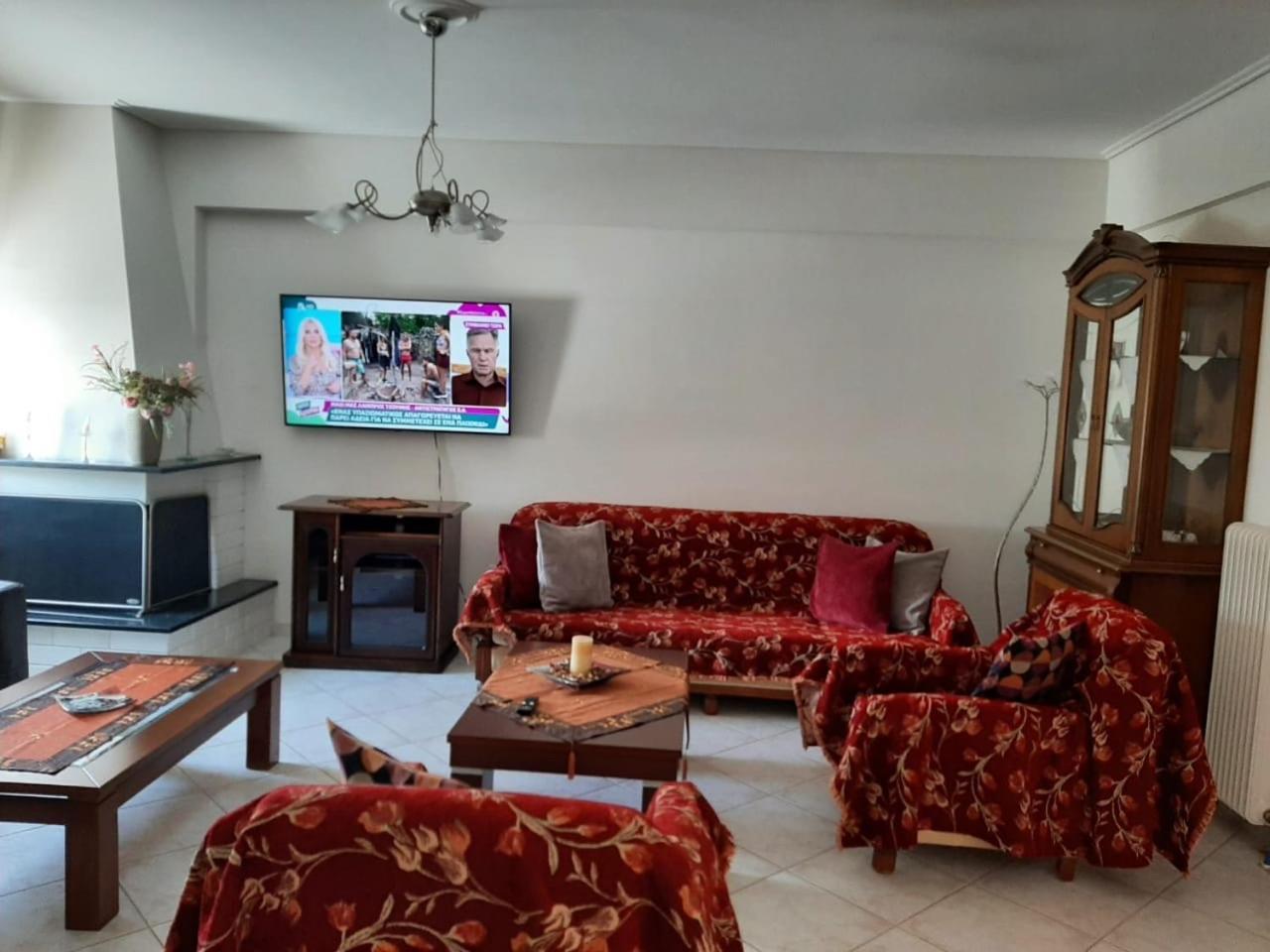 Beautiful Apartment Near The Beach Kalamata Exterior foto