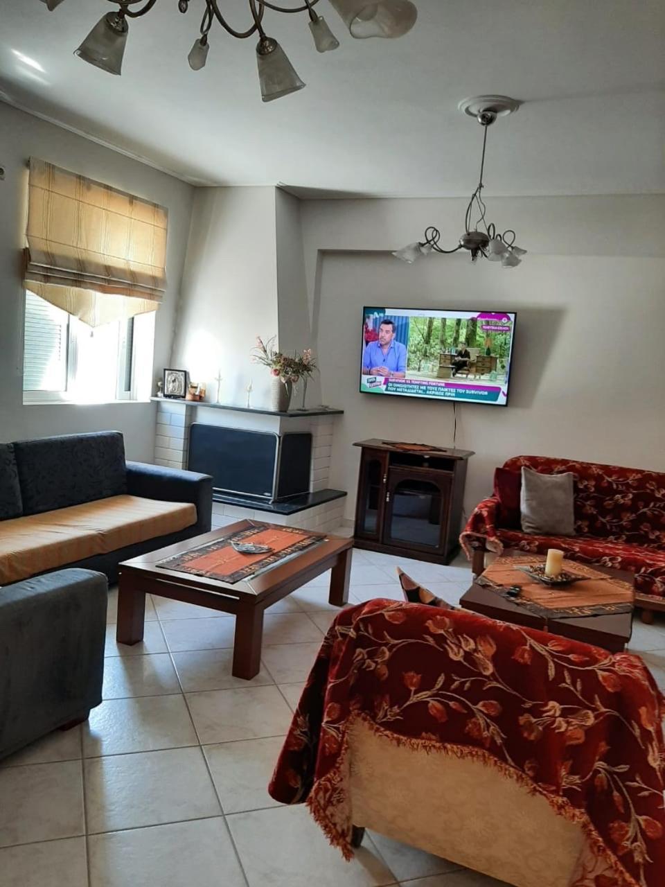 Beautiful Apartment Near The Beach Kalamata Exterior foto